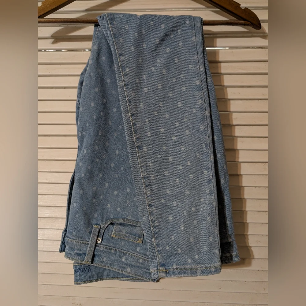Target Women's Light Blue Jeans - Picture 2 of 2